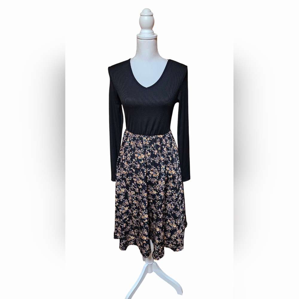 Emery Rose Womens Long Sleeve Dress Size Small Floral Knee Length Modest Spring - Picture 2 of 7